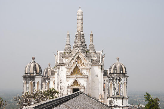 Auf dem Berg Khao Wang - Phra Nakon Kiri Palast - man kann mit einer Seilbahn auf den Berg fahren! Station gleich beim "Sun Hotel"