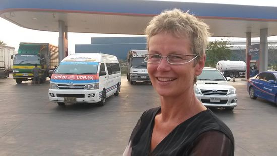 Tankstopp auf der Fahrt nach Bangkok