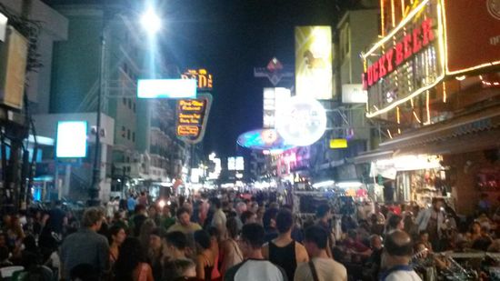 Khaosan - noch lauter wie früher, voll war es schon immer