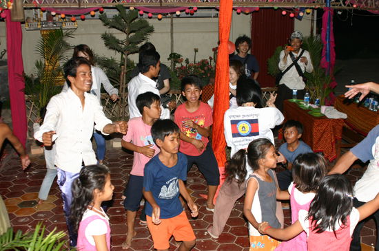 Big Party bei den Kindern im Waisenhaus...