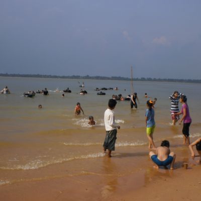 Auch dieses Jahr haben wir wieder einen kleinen Ausflug zum See gemacht! Eine Abkühlung war es nicht gerade! Das Wasser hatte ca. eine Teperatur von gefühlten 28 Grad!