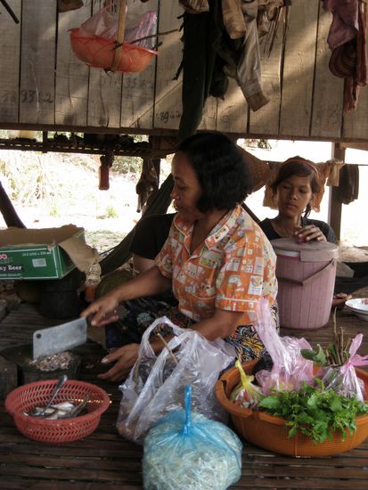 Mama von Nick beim kochen...in einem kleinen Dorf mitten in der Pampa... 