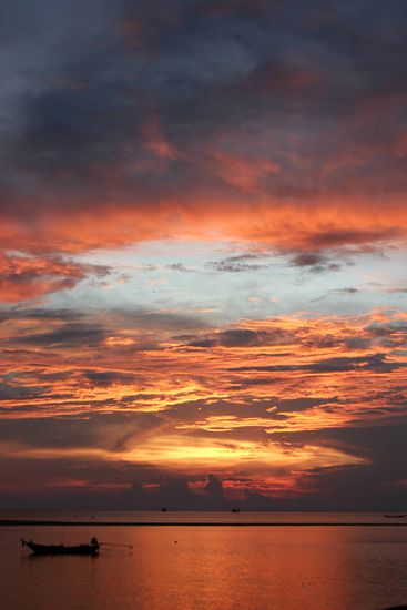 wunderschöner Sonnenuntergang auf unserer Insel in Thailand...