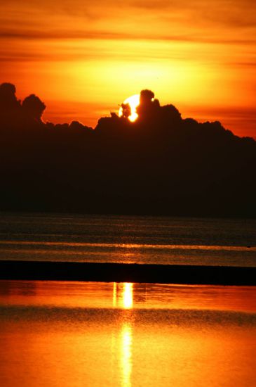 Ich weiss...ich hatte schon viele Sonnenuntergang Bilder hier...aber es ist jedesmal wieder sooooooo schön!! 