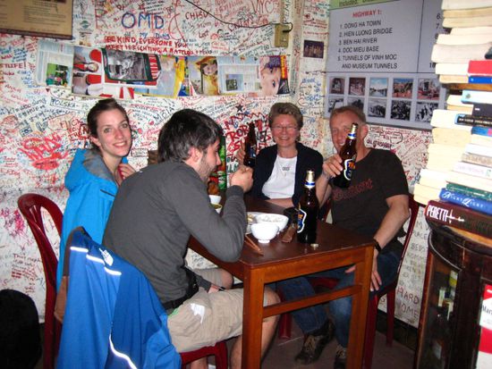 Im Cafe'On Thu Wheels