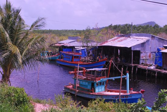 Kleines Dorf auf der Insel - Suoi Lon