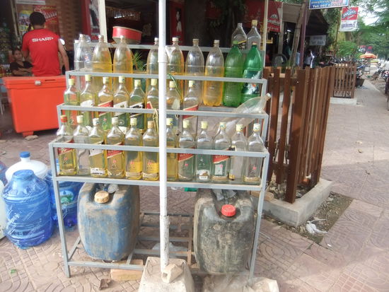 Johnny Walker oder Sprit??? Eine andere Art Tankstelle.