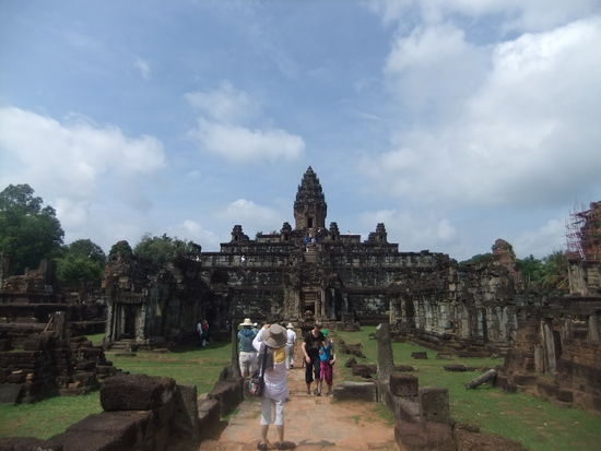 Bakong Tempel, pyramidenfoermig erbaut