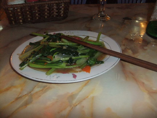 Gebratenes Gemuese (Wasserspinat, Karotte, Zwiebel,Knoblauch usw.) in Austernsosse