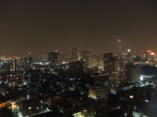 Blick Richtung Norden über Bangkok zum "Baiyoke Sky Tower" vom
Siam@Siam