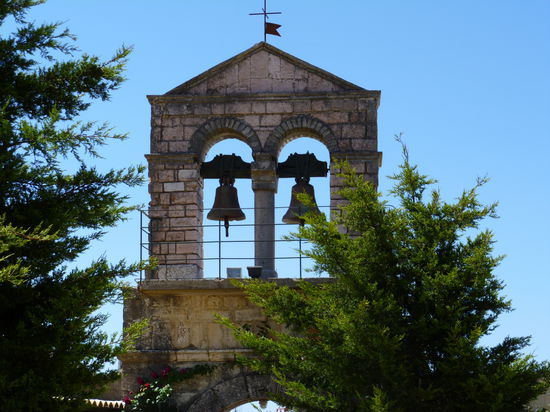 Auf dem Pontokrator steht ein Kloster, was in den Sommermonaten bewohnt ist.