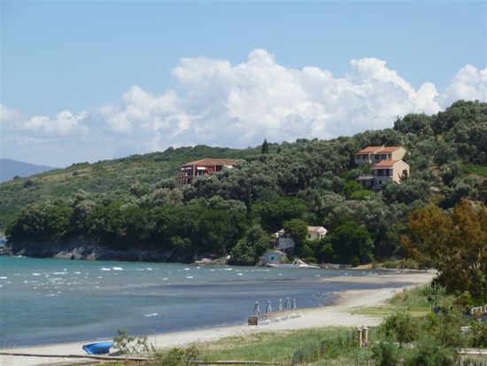 Der einwöchige Kurzurlaub hat sich gelohnt, der schönen Sonne und der guten Küche wegen, und der Jeepausflug war ein schöner Abschluss und in Anbetracht dessen, dass auch in Deutschland noch Sommer sein kann und ich im September in den Oman fliegen werde, fällt der Heimflug nicht so schwer.
