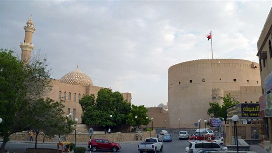 Das Nizwa-Fort mit der Sultan-Qabus-Moschee
