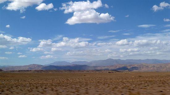 Die Weite der Wüste zieht sich ...