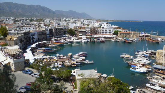 Von der Festung in Girne hat man einen fantastischen Blick auf die Hafenbucht