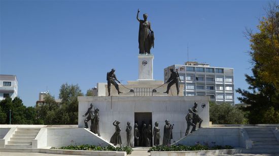 Freiheitsdenkmal im griechischen Teil der Stadt