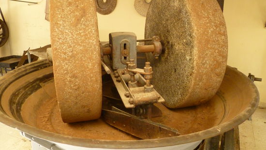 Hier werden die Oliven zu öl zerpresst.