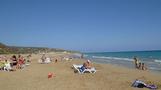 Nach einem, leckeren Mittagessen in einem Strandlokal haben wir genug Zeit zum sonnen, schwimmen, ...