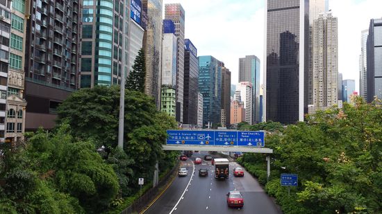 Mein erster Spaziergang durch Hong Kong führt ......