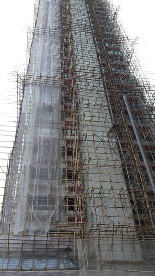 Die Baugerüste sind hier aus Bambus.