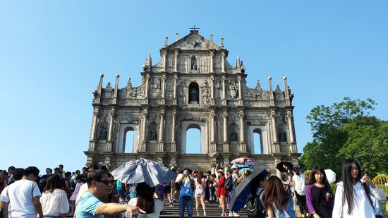 .... eine der größten Sehenswürdigkeiten der Stadt, .....