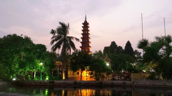Mein ertser kleiner Spaziergang in die direkte Hotelumgebung. Die Tran Quoc Pagode.