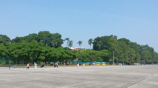 Der große Platz nahe des Ho Chi Minh Mausoleums.