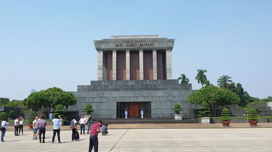 Das Ho Chi Minh Mausoleum bei Tag .....