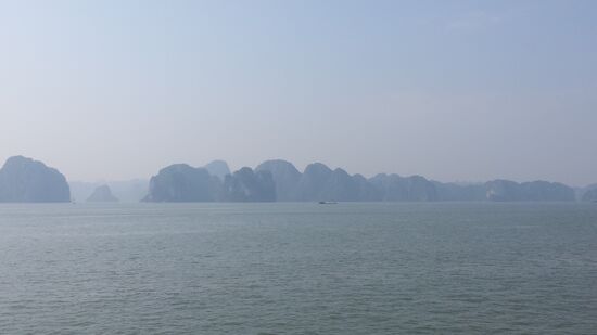 Noch ist es leicht dunstig über der Bucht.