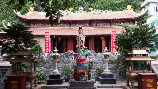 Ein Tempel in der Stadt. Fragt mich bitte nicht, wie er heißt.
