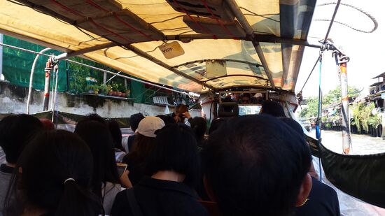 So bewegen sich die Einheimischen in der Stadt fort.