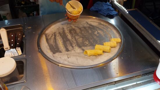 Fertig und ab in den Becher! Gibt es mit vielen Früchten und ist sau lecker.