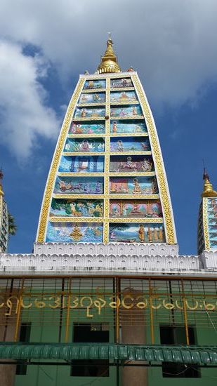 ....wie der Mahabodhi Tempel ....