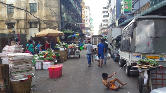 .... die sich in kleinen Seitengassen .......
