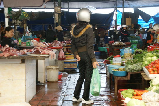 Manche haben den Helm nicht nur beim Fahren auf ...