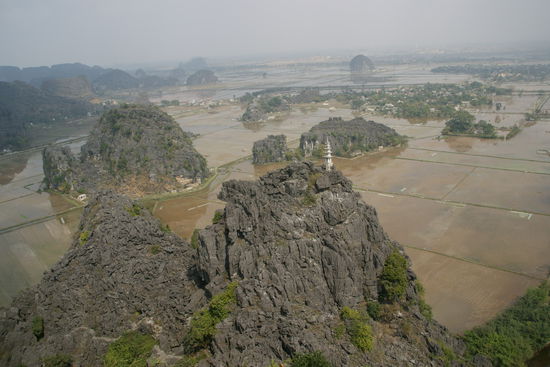 Blick über die Trockene Halong Bucht