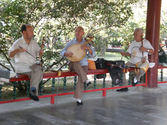Musizieren am Tempel