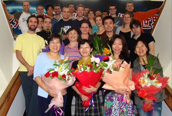 Lehrern schenkt man am Lehrer-Tag Blumen