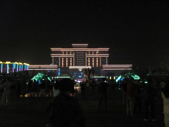 hier wird tagsüber regiert und abends getanzt