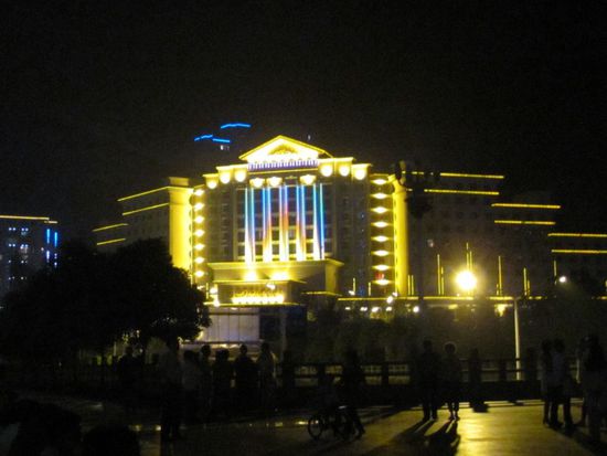 das Hot-Spring-Hotel (360 Yuan die Nacht/Zimmer incl. europäischem Frühstück)