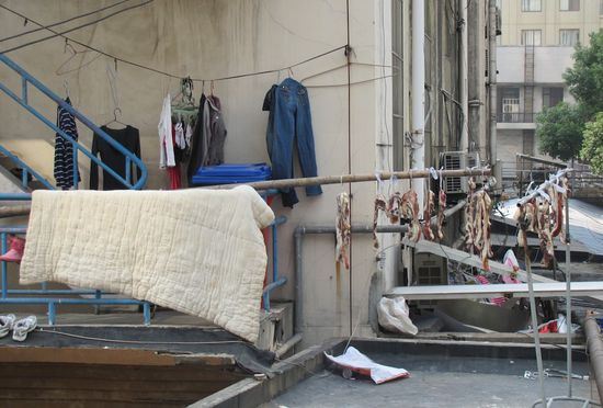 Hotelaussicht inklusive Wäsche und Fleisch