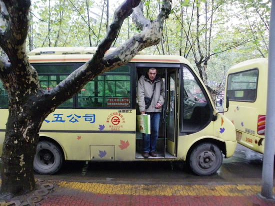 wenn man sich an manche Sachen gewöhnt, wie z.B kleine Busse...