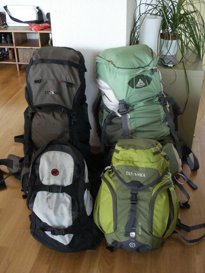 unsere beiden 60L Rucksäcke und ca. 20L Handgepäck