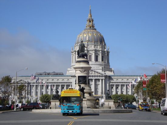 Nein, wir waren nicht in Rom. Das ist das Civic Center von San Francisco (dass der Petersdom als Vorbild diente sieht man .