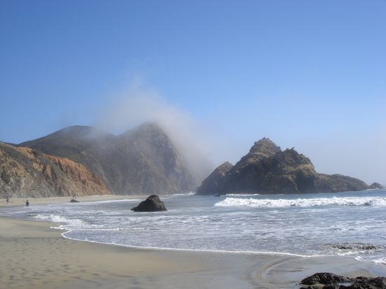 Pfeiffer Beach (zum Glueck hatten wir fuers Geld wenigstens etwas Sonne  )
