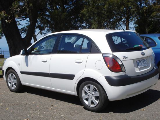 unser KIA Rio, eigentlich ganz suess.. (wenn auch ein ordentlicher Rueckschritt und nich mehr ganz so komfortabel)