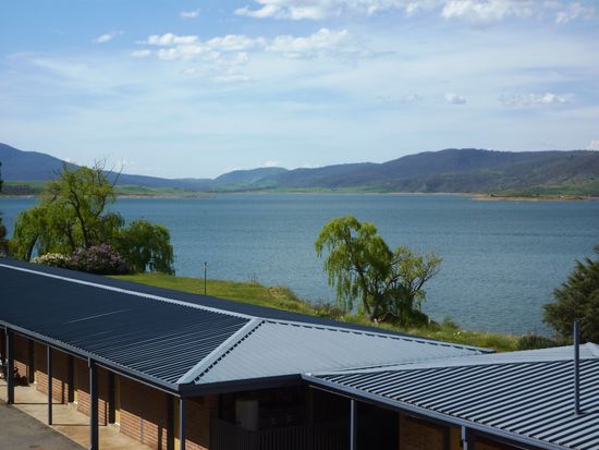 Lake Jindabyne mit unserem Motel