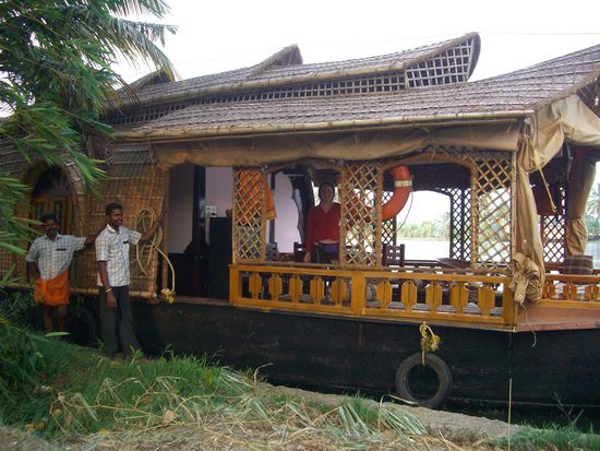 Links Maschinenman, rechts Kochman, rechtser Lisa