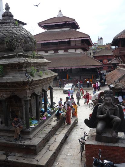 Durbar Square (mit Tempeln vollgestopfter Platz vorm alten Koenigspalast)