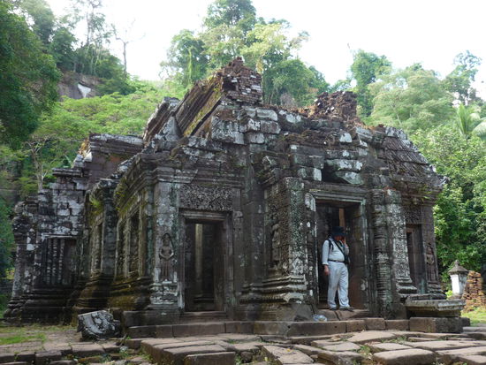 Na, Gottseidank ist der Typ mit drauf!! Das saehe ja sonst viel zu gut aus! Der wollt aber auch nicht weggehen!